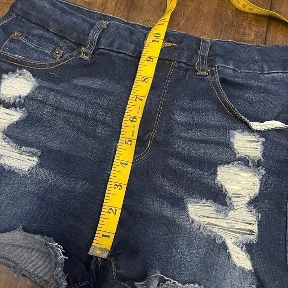 Rue 21 Curvy Festival Shorts - Picture 7 of 10